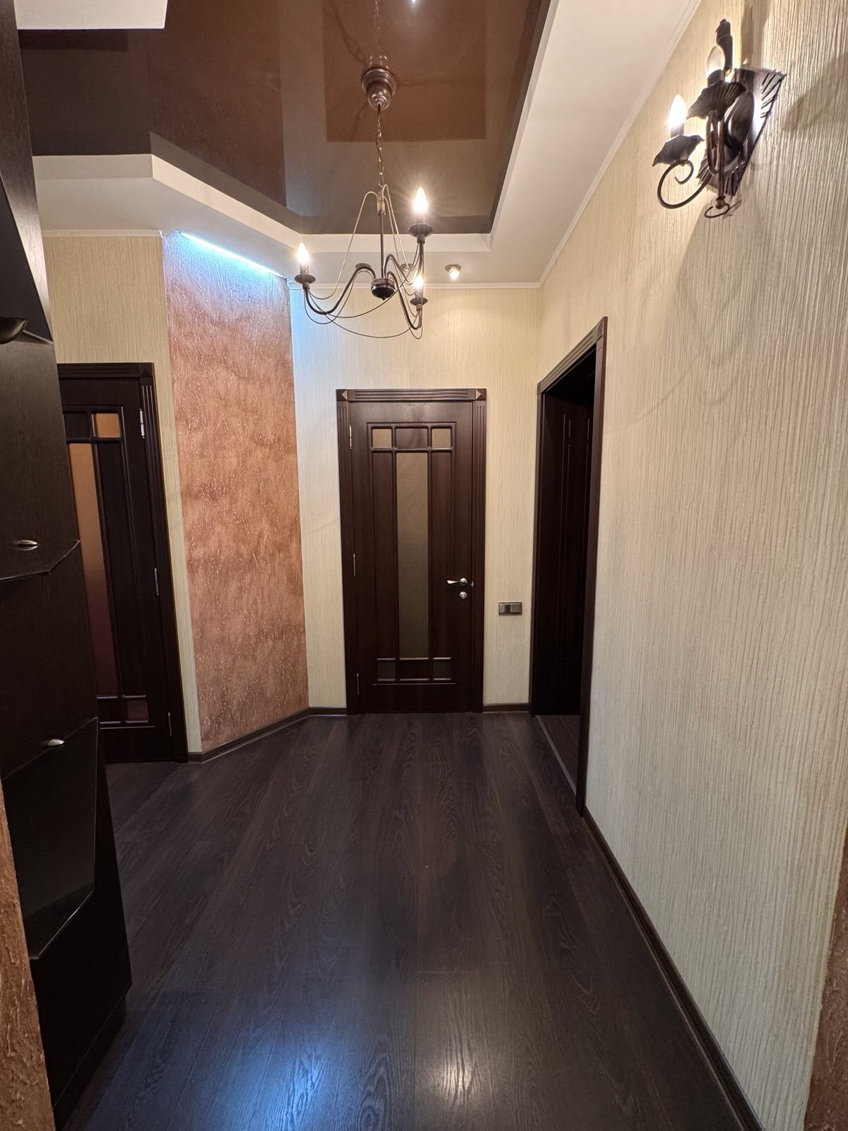 Продаж 4-кімнатної квартири 101 м², Незалежної України вул.