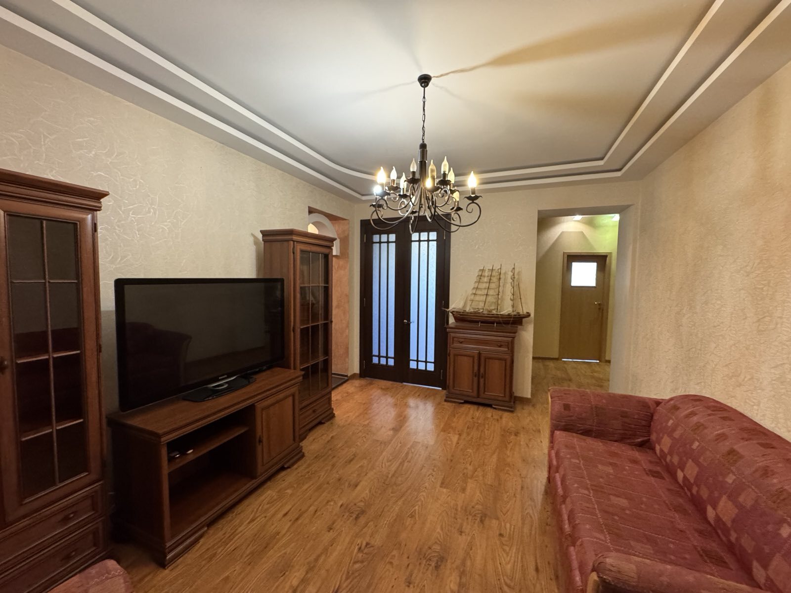 Продаж 4-кімнатної квартири 101 м², Незалежної України вул.