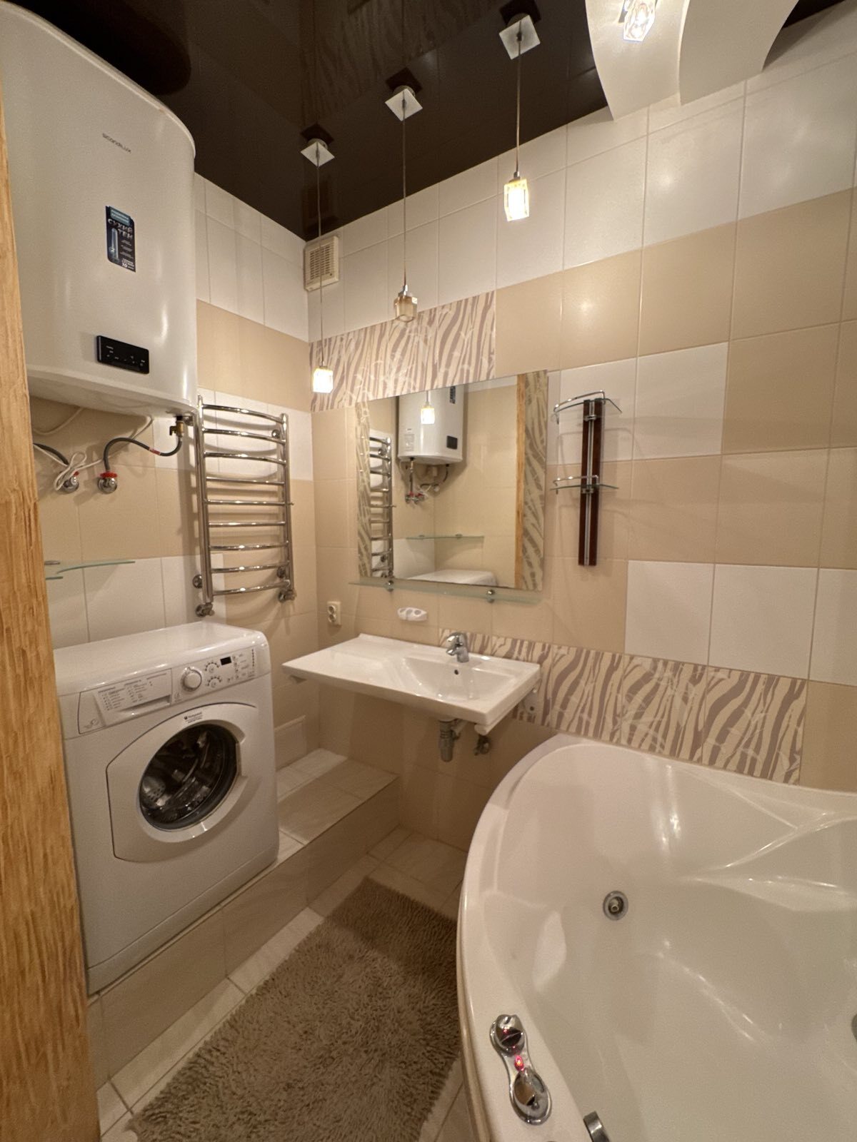 Продаж 4-кімнатної квартири 101 м², Незалежної України вул.