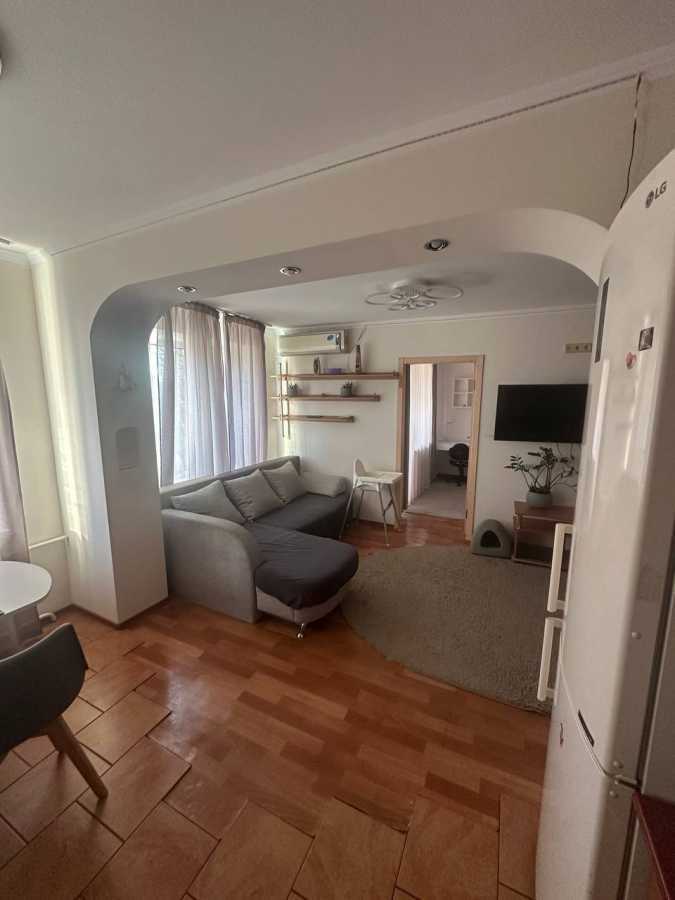 Продаж 2-кімнатної квартири 44 м², Набережна Перемоги вул., 106