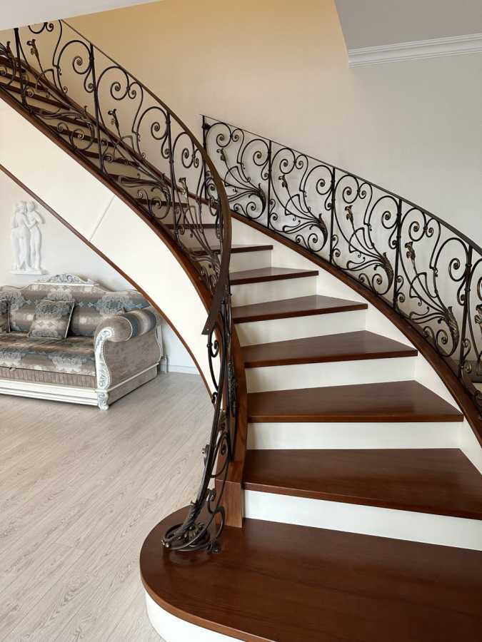 Продажа 5-комнатной квартиры 229 м², Космическая ул., 9А