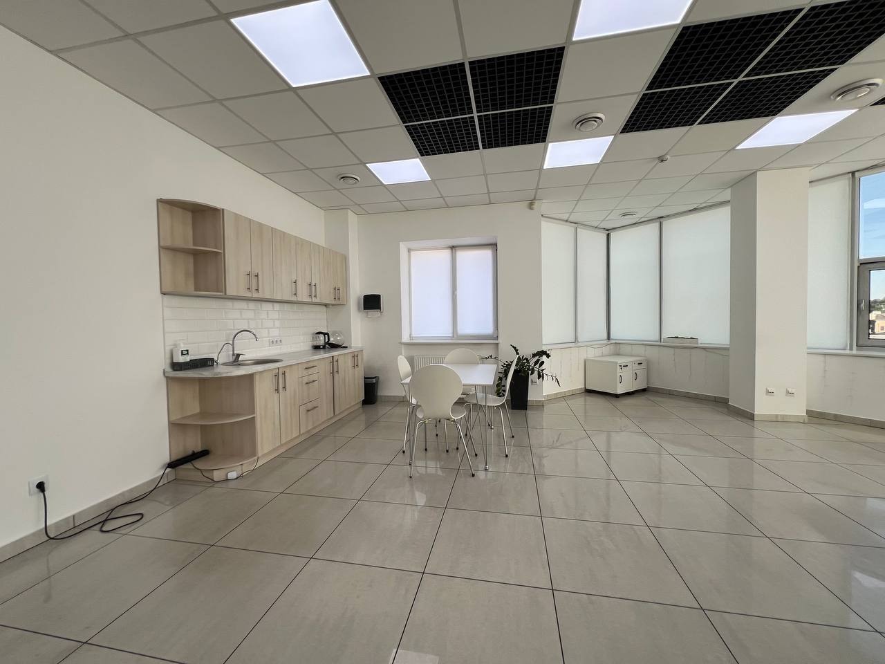 Оренда комерції 412 м², Січових Стрільців вул., 4Д