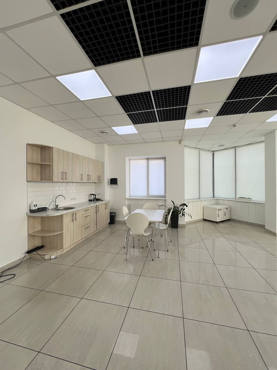 Оренда комерції 412 м², Січових Стрільців вул., 4Д