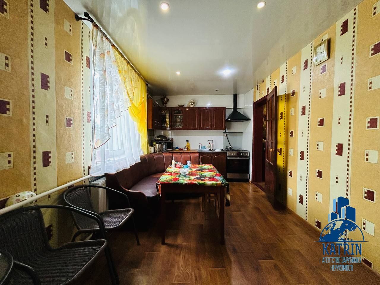 Продаж будинку 97 м²