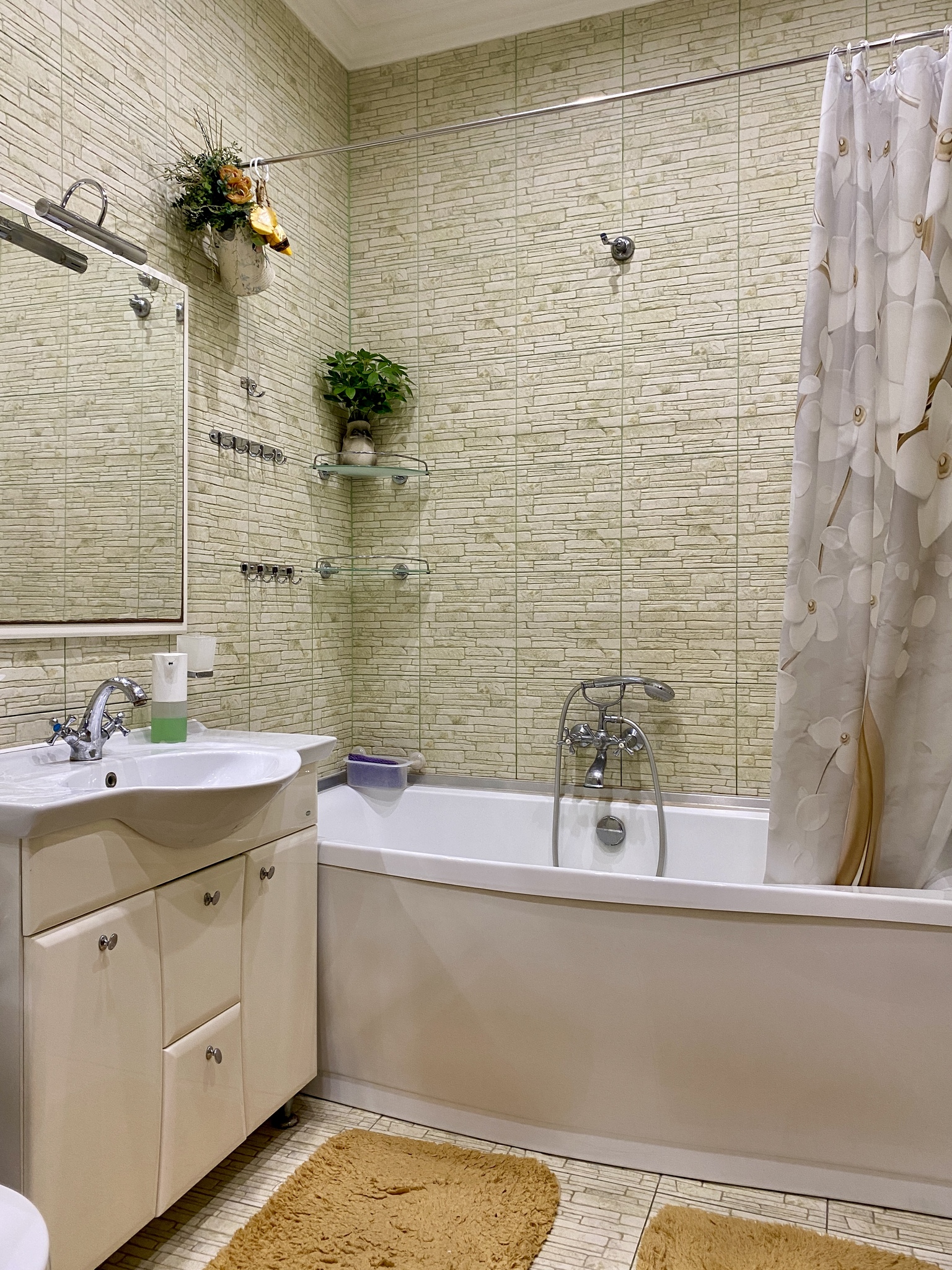 Продажа 2-комнатной квартиры 63 м², Адмиральская ул., 37А