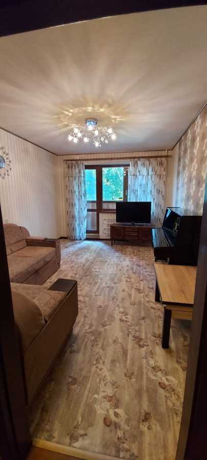 Продажа 3-комнатной квартиры 72 м², Балакирева ул., 50