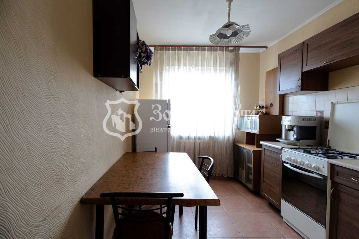 Продаж 2-кімнатної квартири 44.5 м², Соборності просп., 9