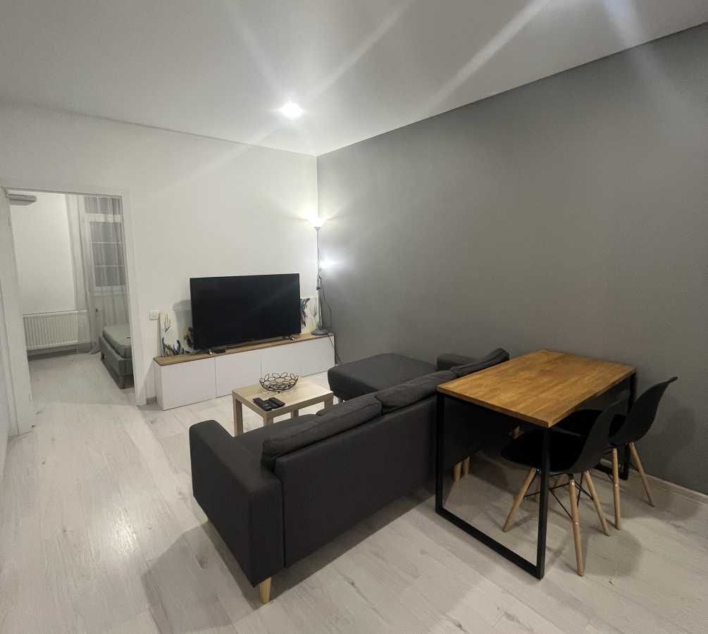 Аренда 1-комнатной квартиры 37 м², Михаила Максимовича ул., 26