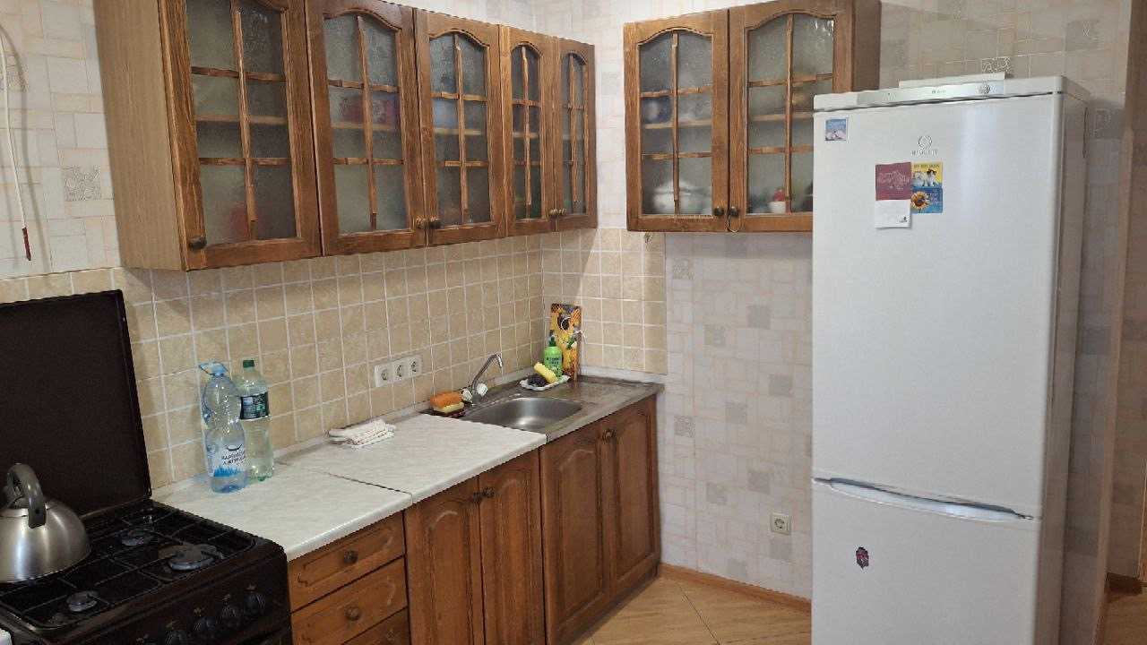 Оренда 1-кімнатної квартири 42 м², Теплична вул., 42
