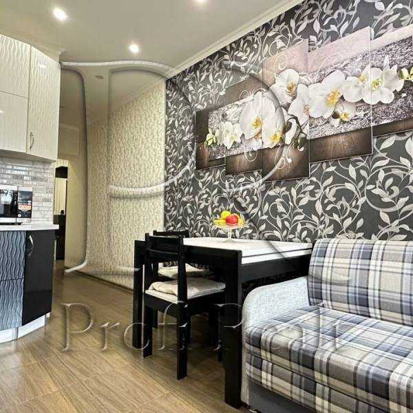 Продаж 1-кімнатної квартири 44 м², Чубинського вул., 4