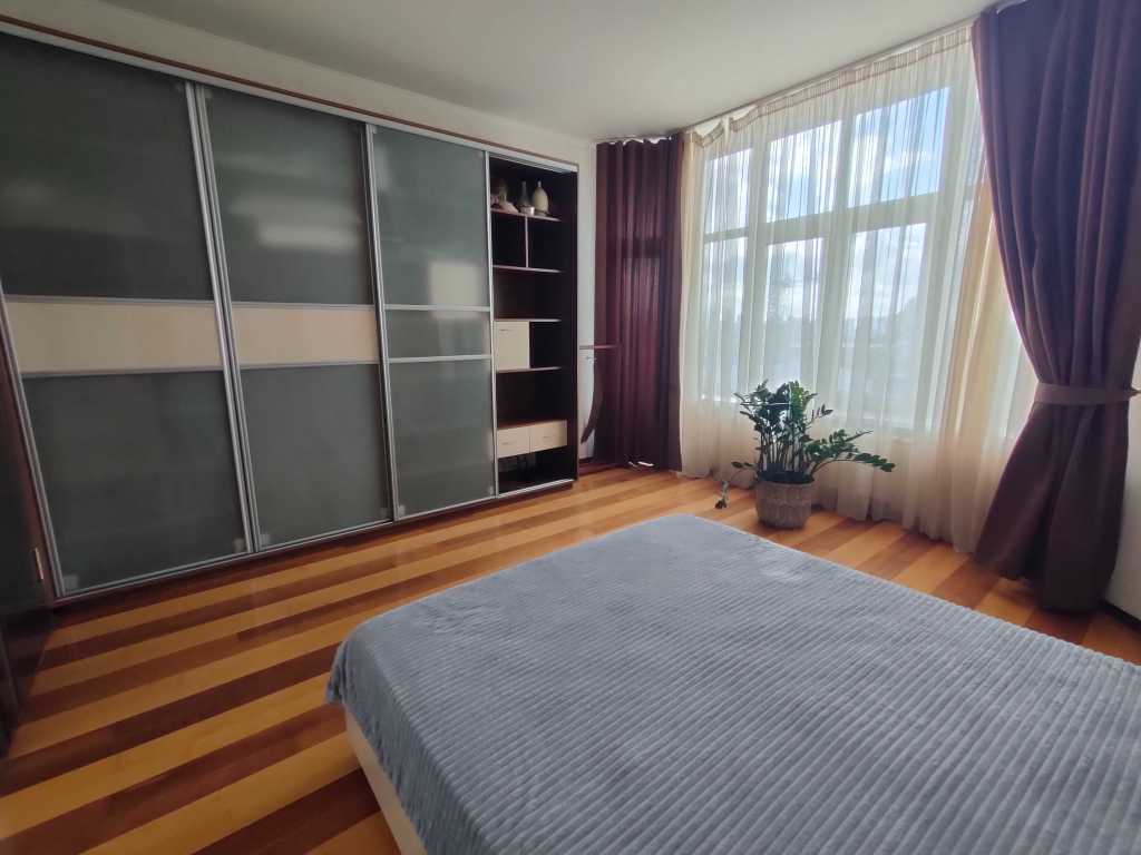 Оренда 3-кімнатної квартири 86 м², Володимирська вул., 49А