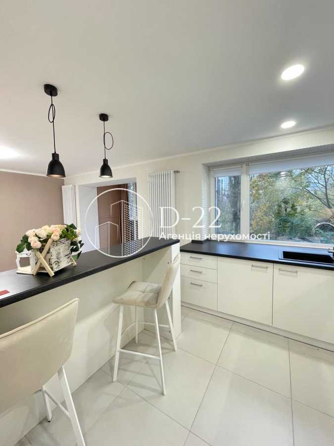 Продаж 2-кімнатної квартири 60.6 м², Глібова вул., 7