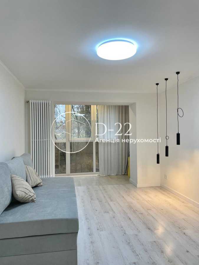 Продаж 2-кімнатної квартири 60.6 м², Глібова вул., 7