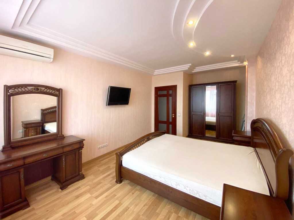 Оренда 2-кімнатної квартири 72 м², Феодосійський пров., 14