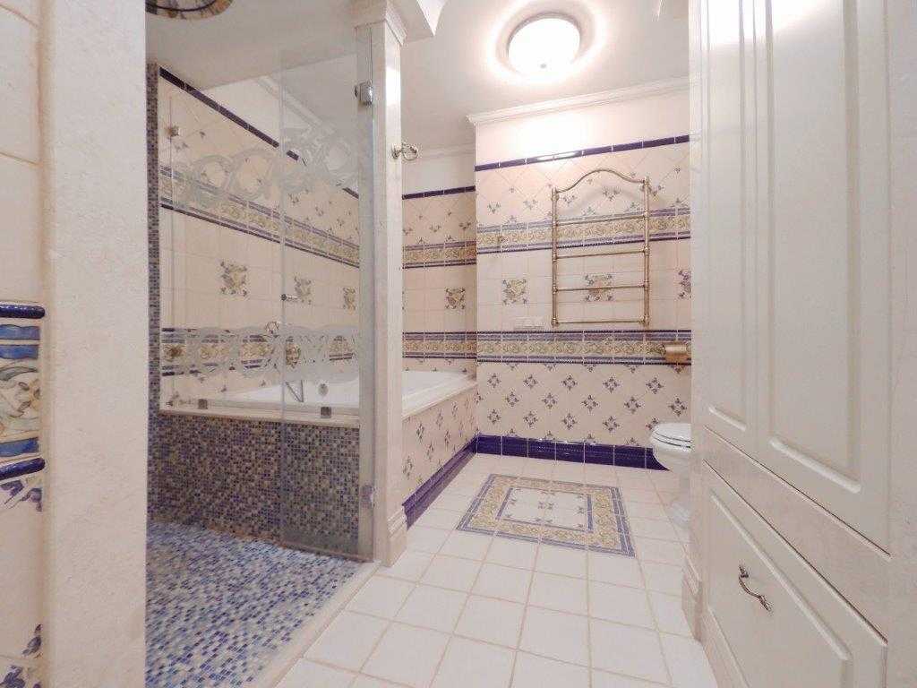 Оренда 4-кімнатної квартири 144.9 м², Інститутська вул., 18