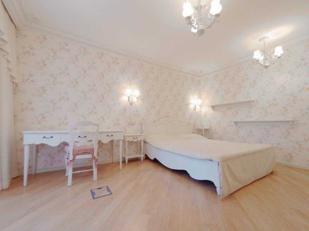 Оренда 4-кімнатної квартири 144.9 м², Інститутська вул., 18