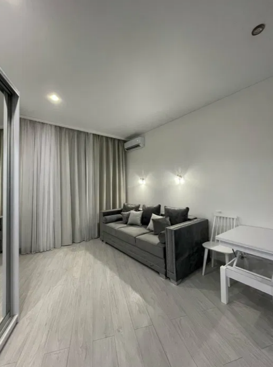 Продажа квартиры со свободной планировкой 35 м², Клубничный пер.