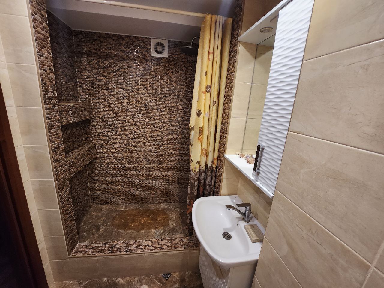 Оренда 2-кімнатної квартири 47 м², Будівельників вул., 9