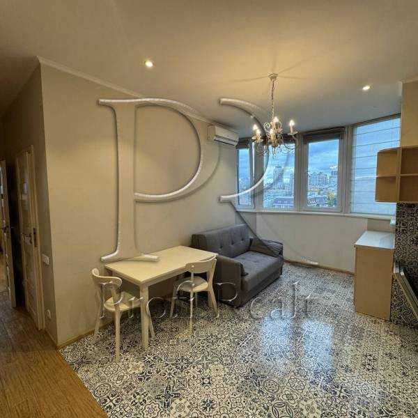 Продажа 1-комнатной квартиры 46 м², Жилянская ул., 118