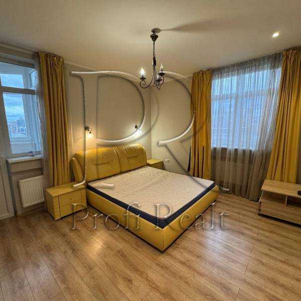 Продажа 1-комнатной квартиры 46 м², Жилянская ул., 118