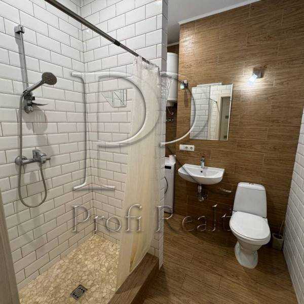 Продажа 1-комнатной квартиры 46 м², Жилянская ул., 118