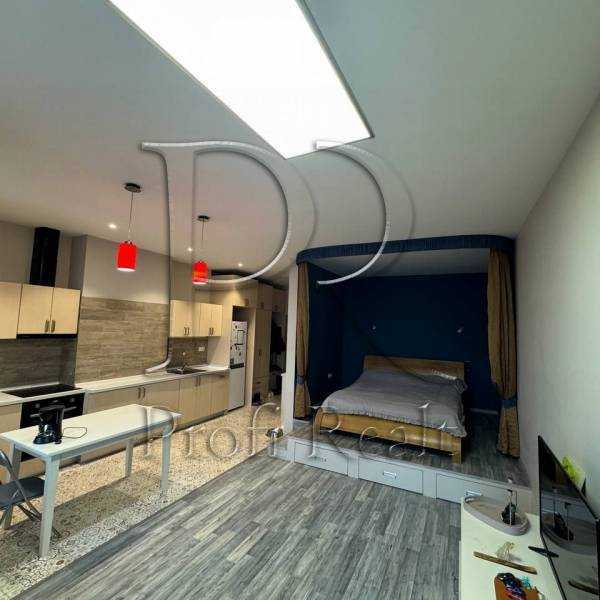 Продажа 1-комнатной квартиры 43 м², Жилянская ул., 118