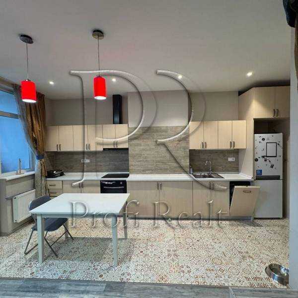 Продажа 1-комнатной квартиры 43 м², Жилянская ул., 118