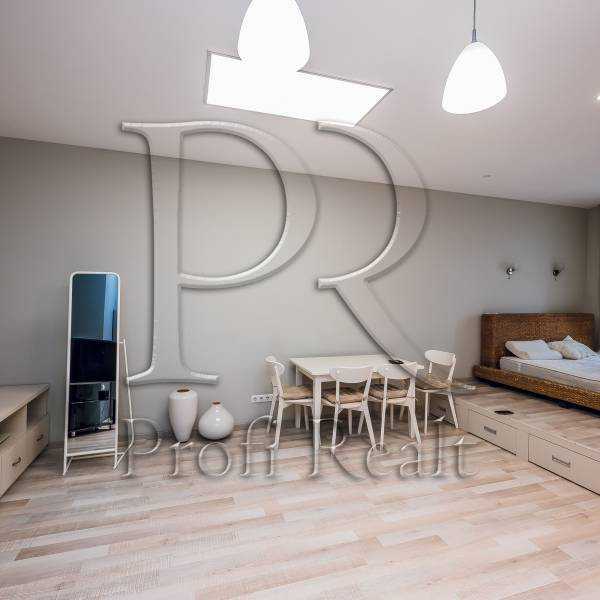 Продажа 1-комнатной квартиры 52 м², Жилянская ул., 118