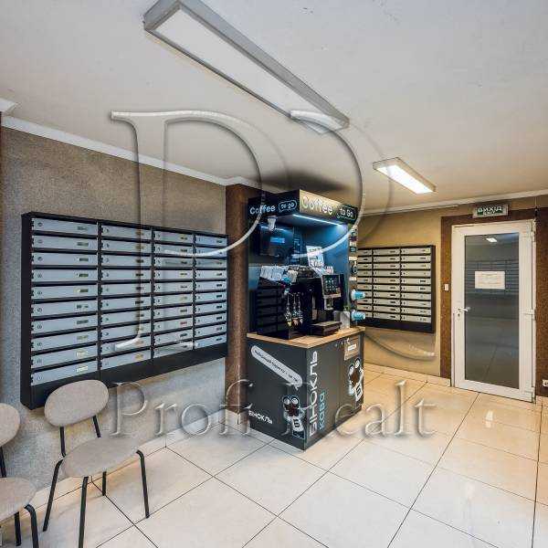 Продажа 1-комнатной квартиры 52 м², Жилянская ул., 118