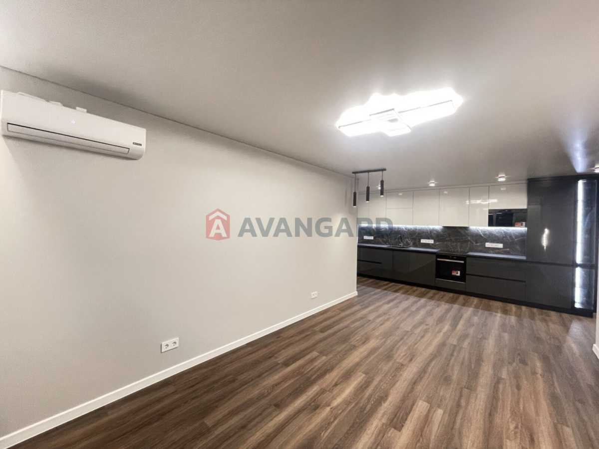 Продажа 2-комнатной квартиры 78 м², Михаила Максимовича ул., 32б