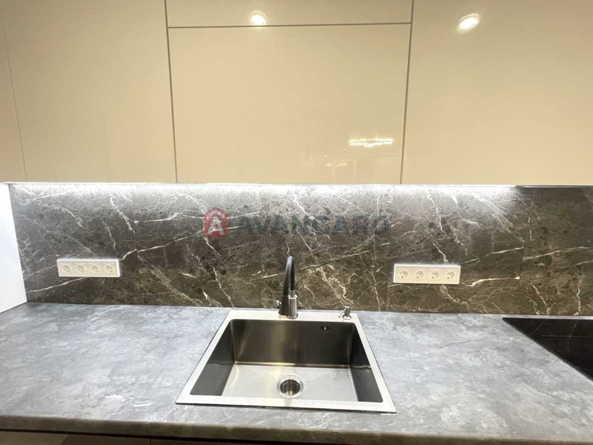 Продажа 2-комнатной квартиры 78 м², Михаила Максимовича ул., 32б