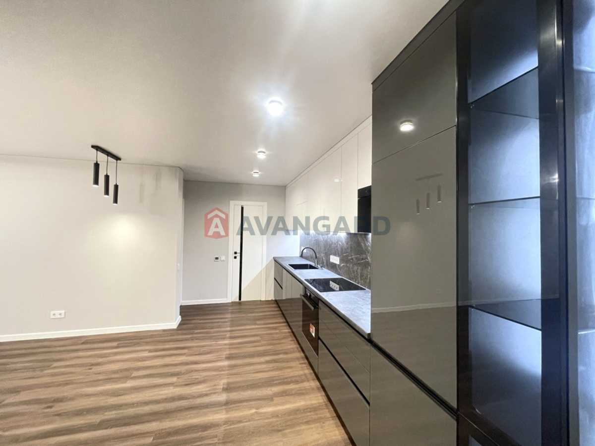 Продажа 2-комнатной квартиры 78 м², Михаила Максимовича ул., 32б