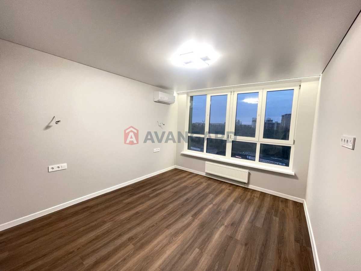 Продажа 2-комнатной квартиры 78 м², Михаила Максимовича ул., 32б