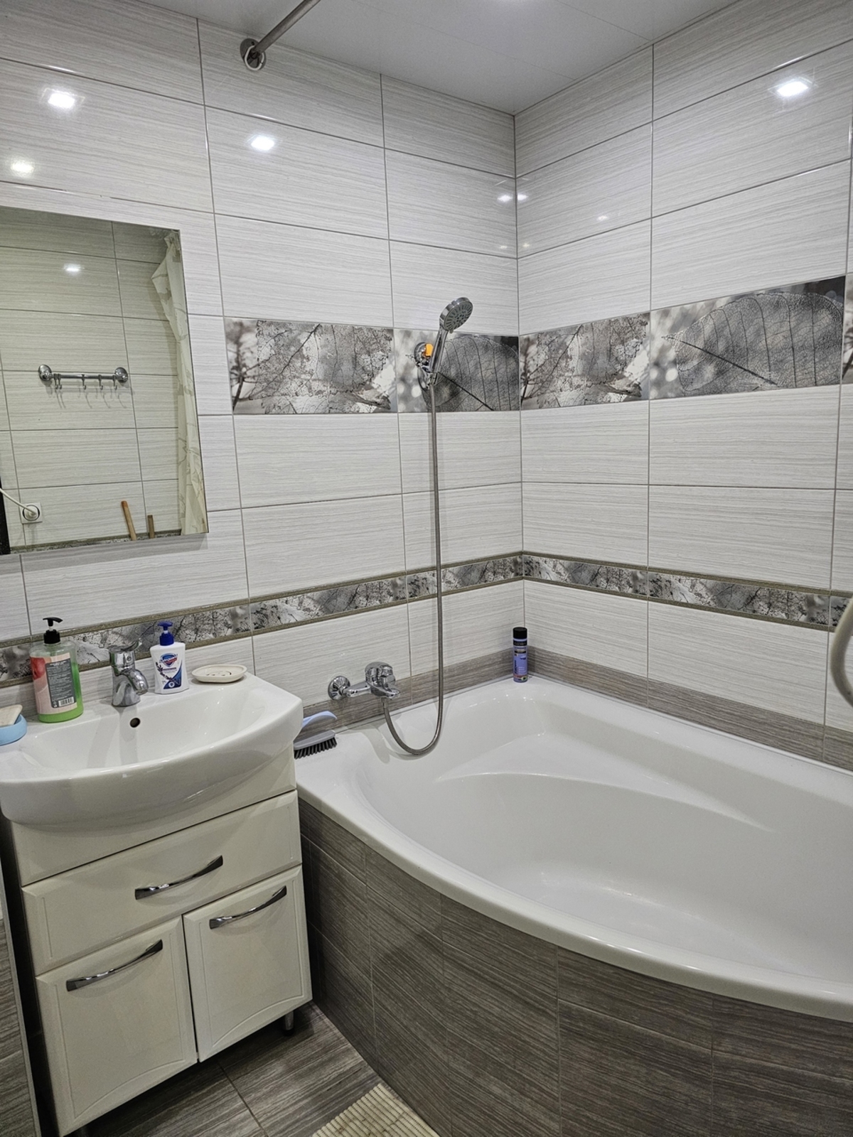 Продажа 4-комнатной квартиры 84 м², Донецкое шоссе, 15