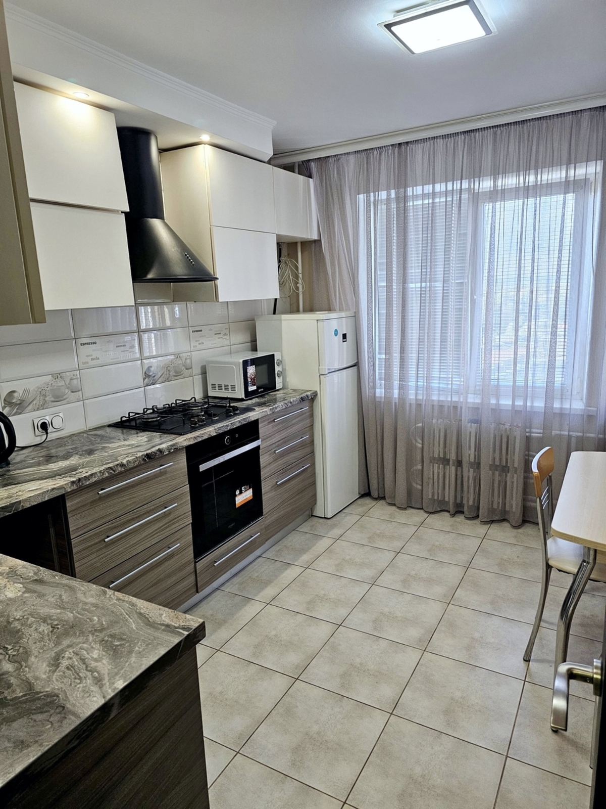 Продажа 4-комнатной квартиры 84 м², Донецкое шоссе, 15