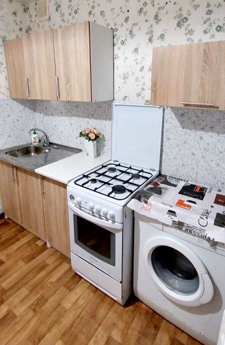 Оренда 1-кімнатної квартири 32 м², Варненська вул.