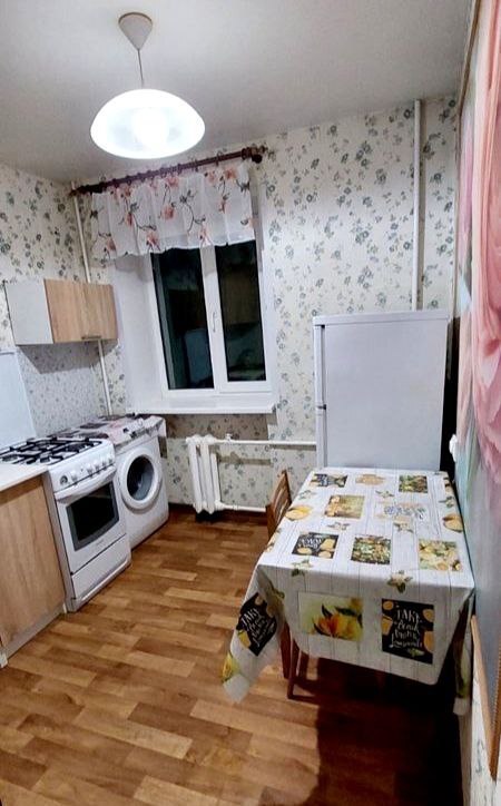 Оренда 1-кімнатної квартири 32 м², Варненська вул.