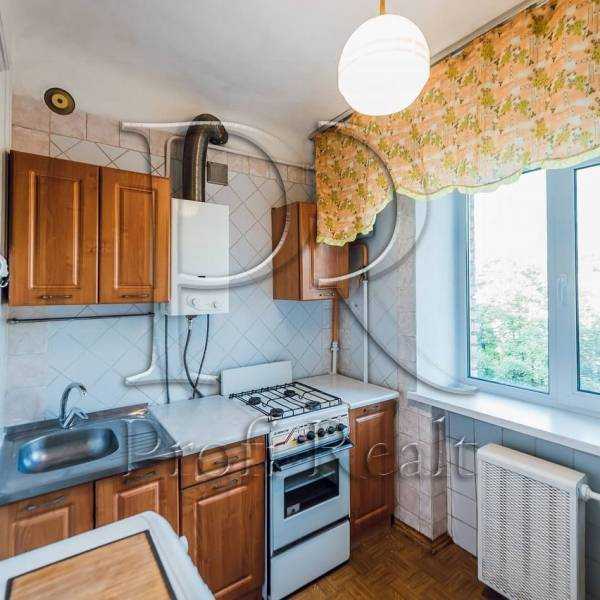 Продажа 3-комнатной квартиры 57 м², Николая Краснова ул., 8