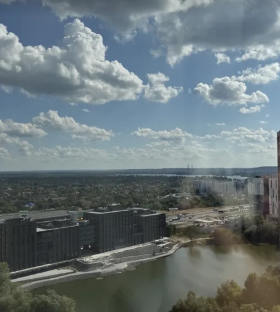 Продажа 3-комнатной квартиры 83 м², Днепровская наб., 18А