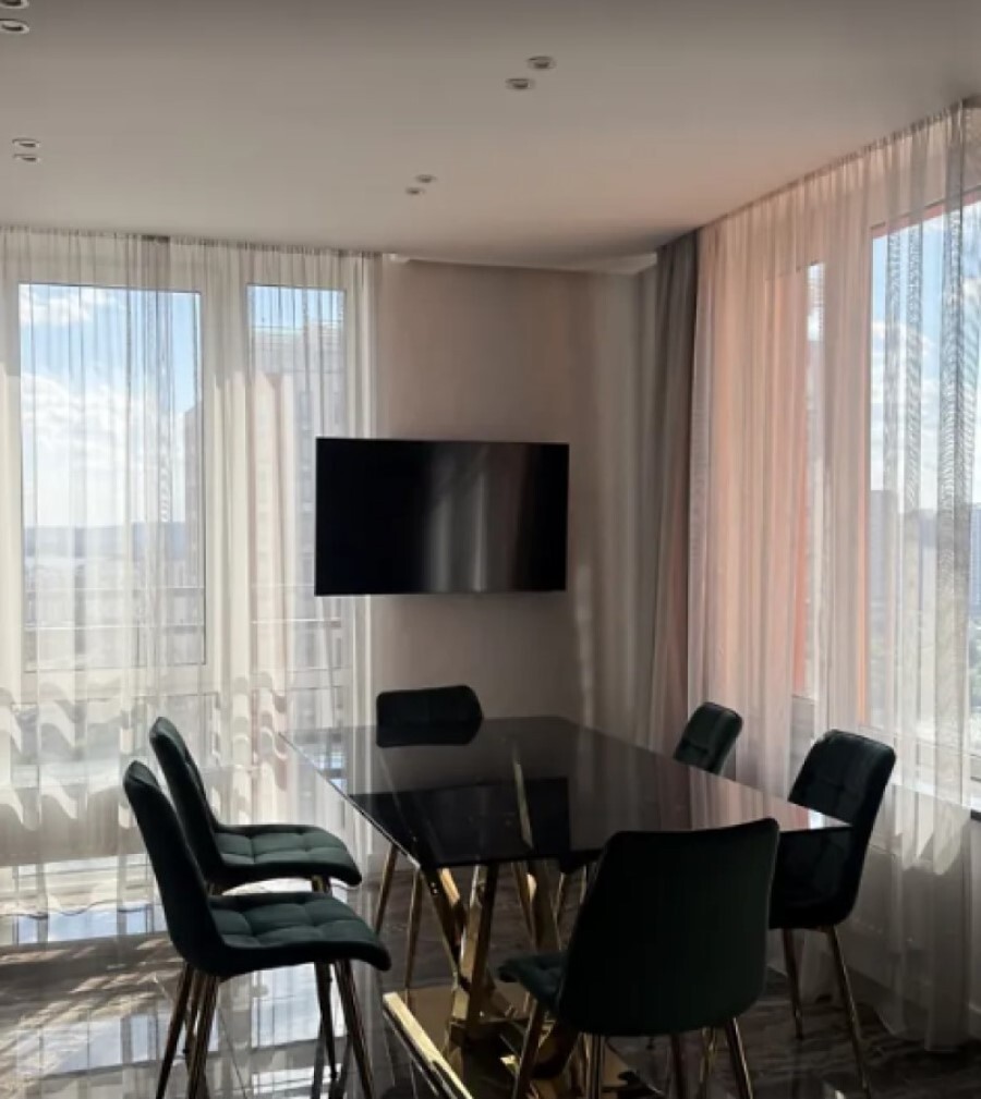 Продажа 3-комнатной квартиры 83 м², Днепровская наб., 18А