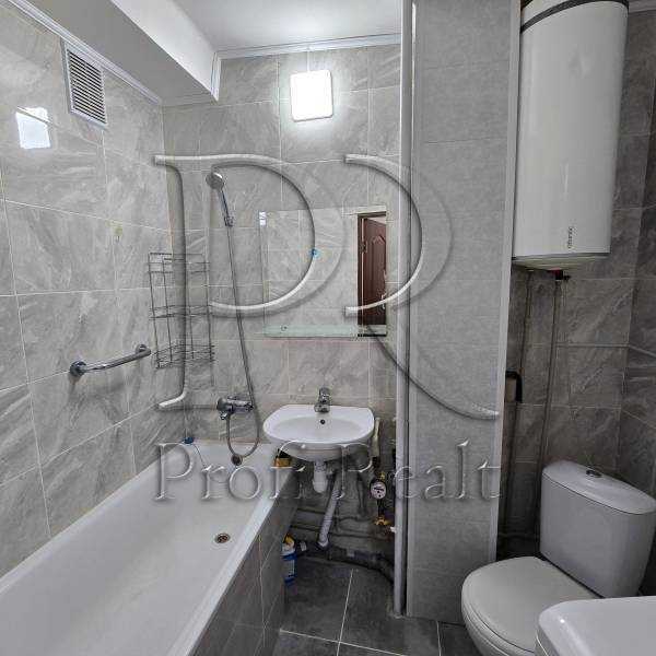 Продаж 2-кімнатної квартири 46 м², Перемоги просп., 88/2