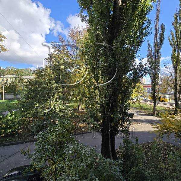 Продаж 2-кімнатної квартири 46 м², Перемоги просп., 88/2