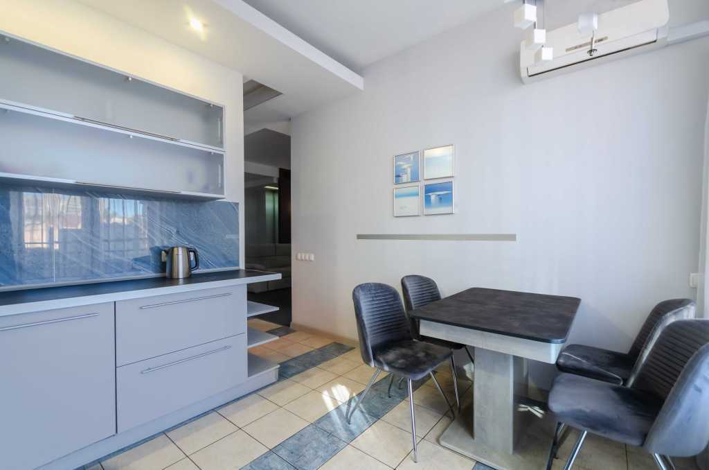 Аренда 1-комнатной квартиры 67 м², Жилянская ул., 59