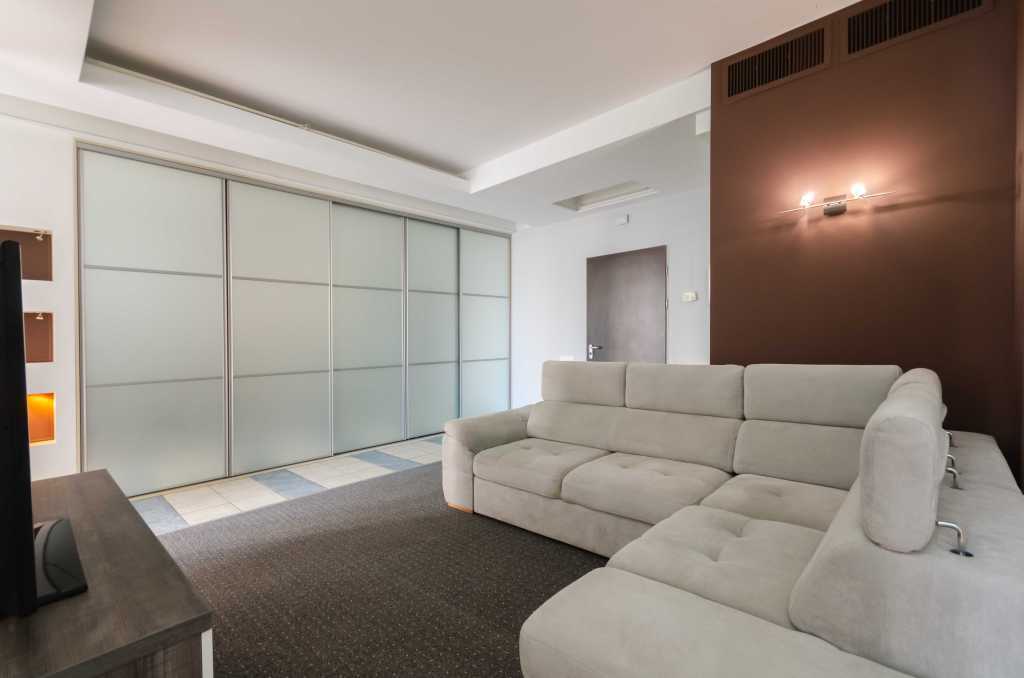 Аренда 1-комнатной квартиры 67 м², Жилянская ул., 59