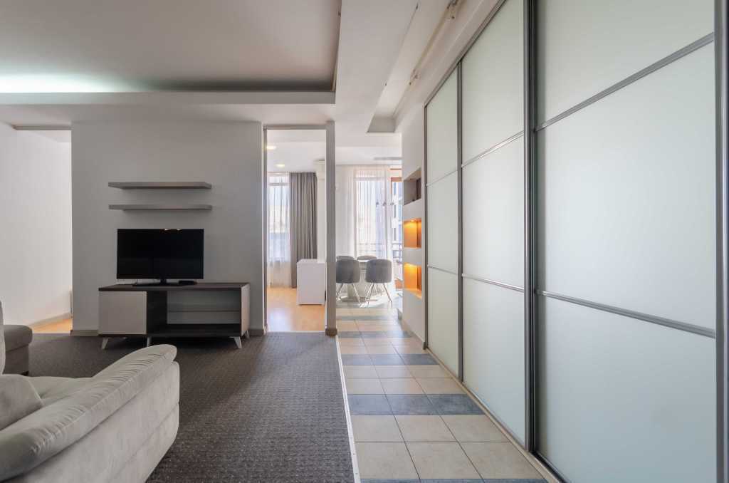 Аренда 1-комнатной квартиры 67 м², Жилянская ул., 59