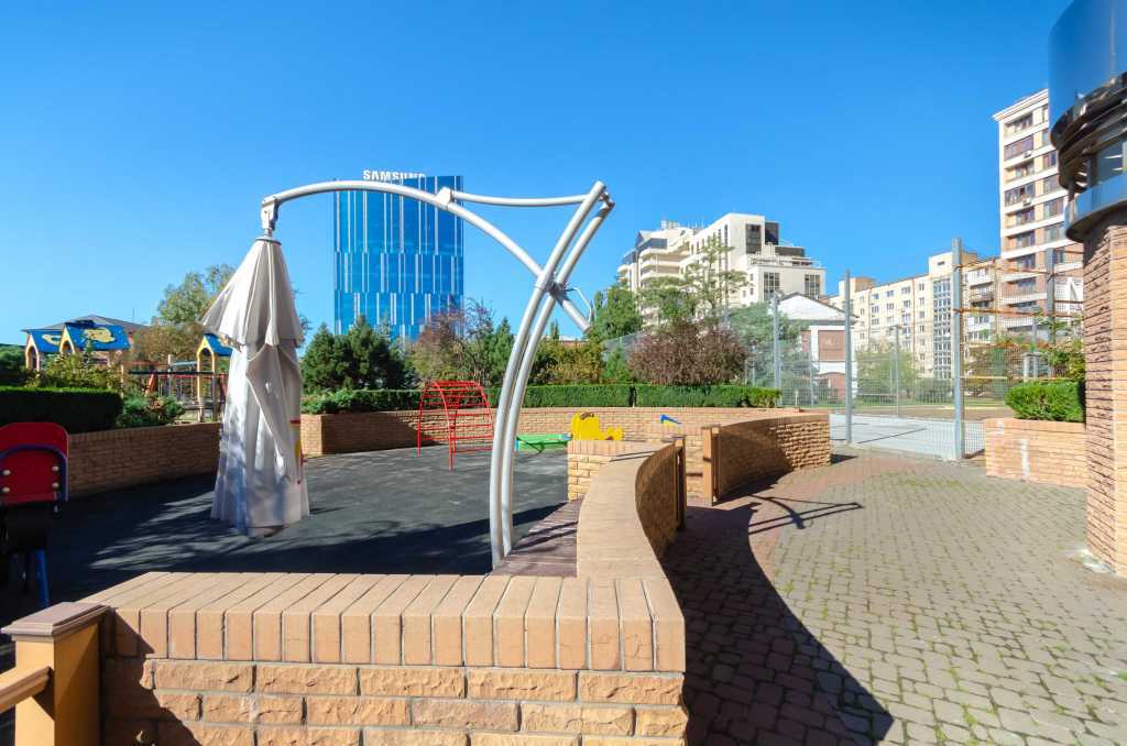 Аренда 1-комнатной квартиры 67 м², Жилянская ул., 59