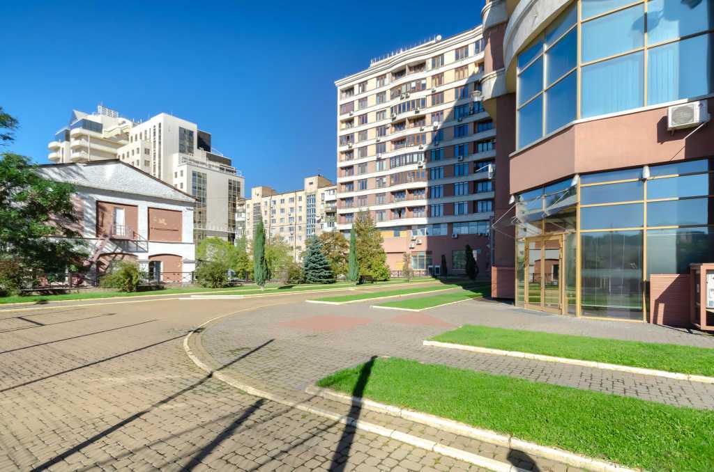 Аренда 1-комнатной квартиры 67 м², Жилянская ул., 59