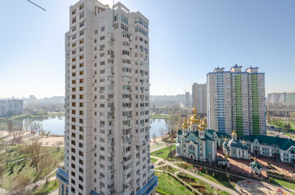 Оренда 2-кімнатної квартири 70 м², Юрія Шумського вул., 1А