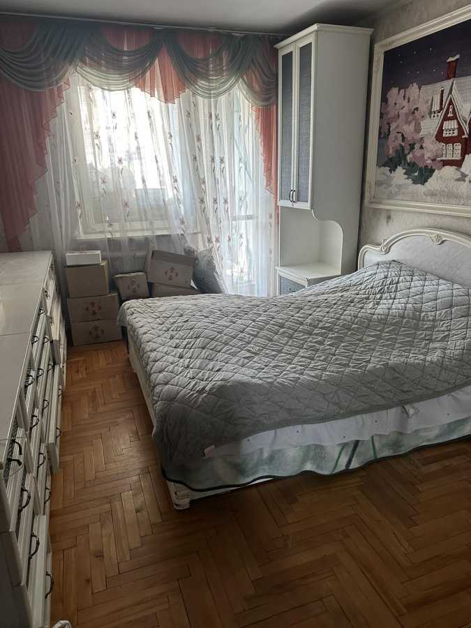 Продажа 3-комнатной квартиры 72 м², Независимости просп., 108