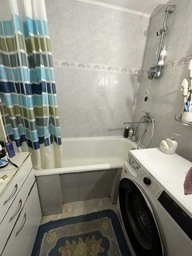 Продажа 3-комнатной квартиры 72 м², Независимости просп., 108